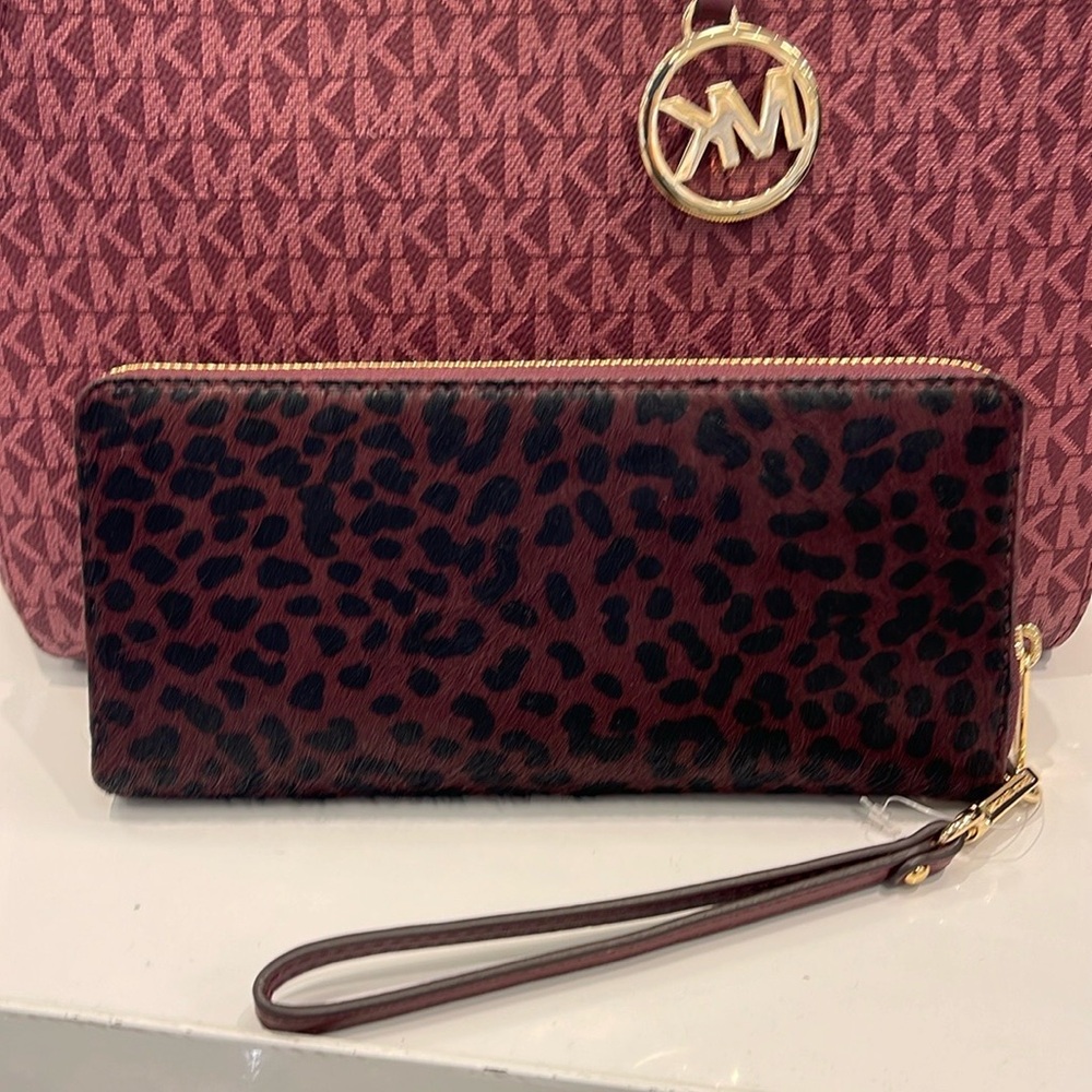 MICHAEL KORS
Leather Lg Continental Wristlet Case Wallet Exotic Print Hair Culf - Picture 5 of 16